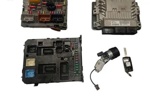 Citroen C4 I Picasso Engine ECU kit and lock set 9800268980