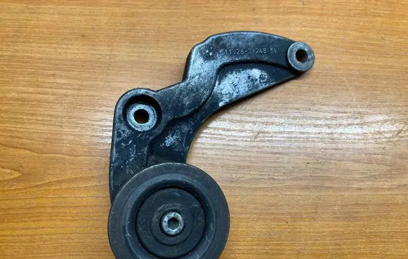 BMW 3 E46 Generator/alternator bracket 2248561 11282248561