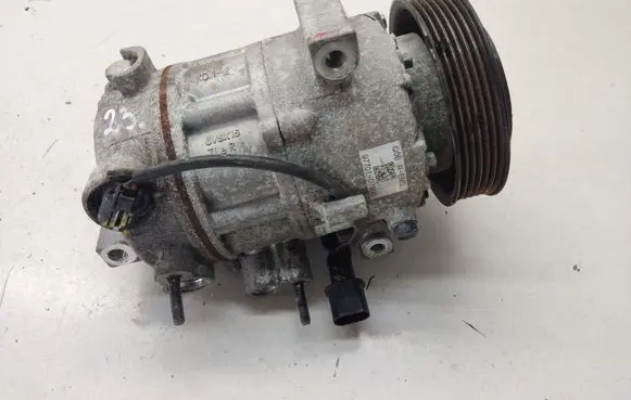 Hyundai Tucson TL Air conditioning (A/C) compressor (pump) 97701D7000 5200EB9AA