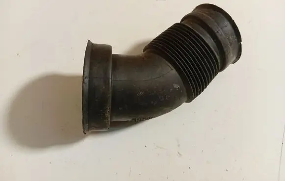 Opel Astra H Air intake hose/pipe 55353501