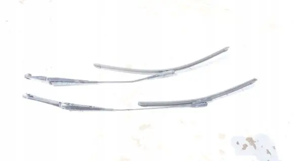 Front wiper blade arm
