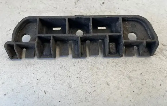 Audi A7 S7 4G Fender mounting bracket 4G8853922A
