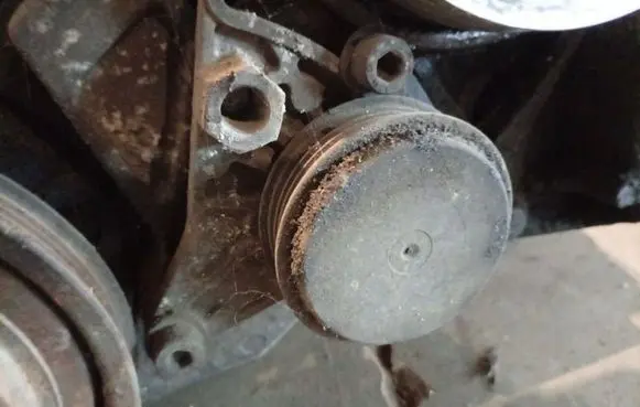 Volkswagen PASSAT B5.5 Generator/alternator belt tensioner