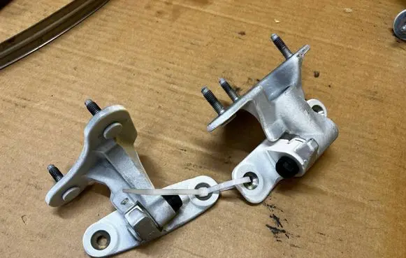 Mercedes-Benz GL X166 Front door hinge set 