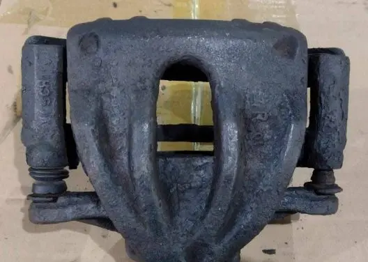 Toyota Corolla Verso AR10 Front brake caliper