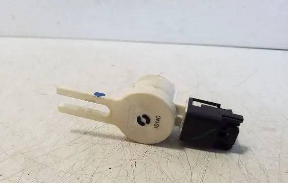 Opel Ampera Brake pedal sensor switch 22688000