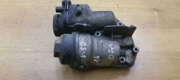 Oil filter mounting bracket