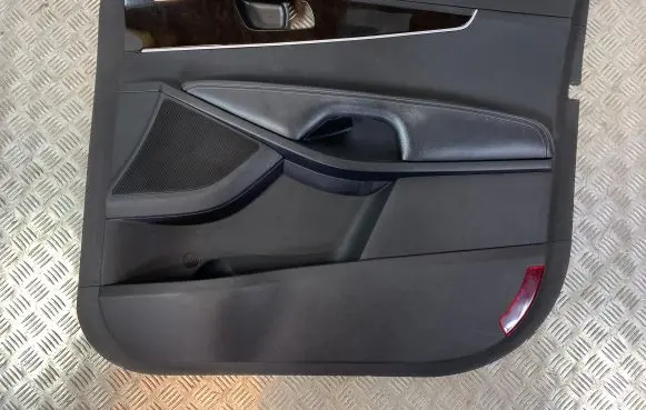 KIA Sorento Front door card panel trim