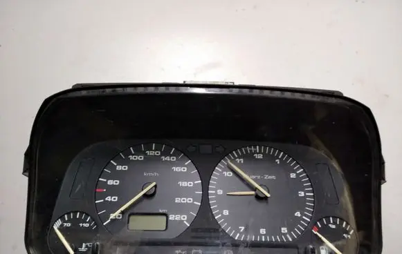 Volkswagen Golf III Speedometer (instrument cluster) 1H6919033B