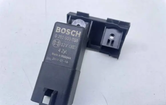 Glow plug pre-heat relay