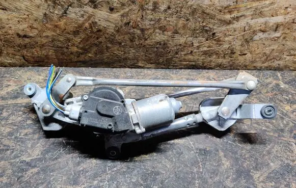 Suzuki SX4 Front wiper linkage and motor 3811079J00