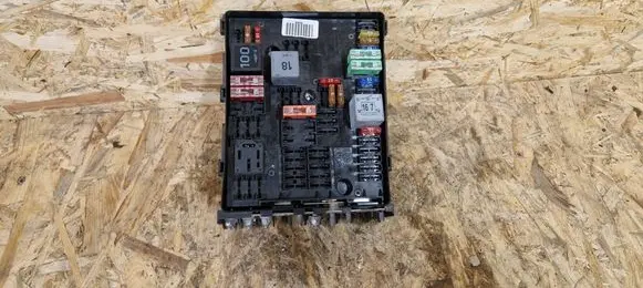 Audi A3 S3 8P Fuse module 1K0937124P