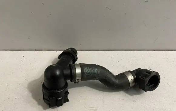 BMW 5 G30 G31 Engine coolant pipe/hose 8518749