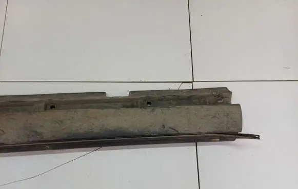 Volvo S60 Sill 