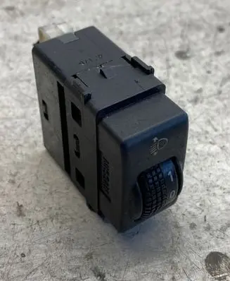 Nissan X-Trail T30 Headlight level height control switch