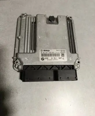 BMW 5 F10 F11 Engine control unit/module 8511907 030018440 0281017325