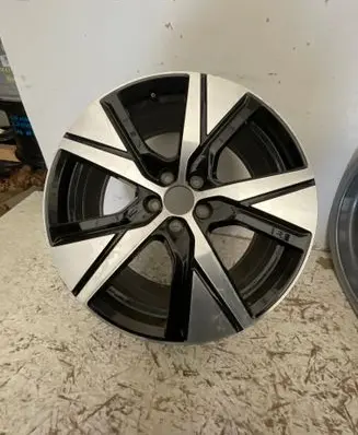 Volvo XC40 R19 alloy rim 