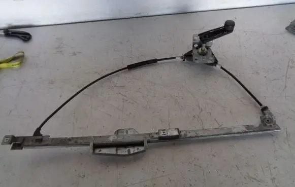 Volkswagen Transporter - Caravelle T4 Front door manual window regulator 
