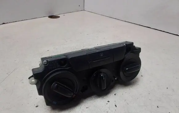 Skoda Octavia Mk2 (1Z) Climate control unit 1Z0819047