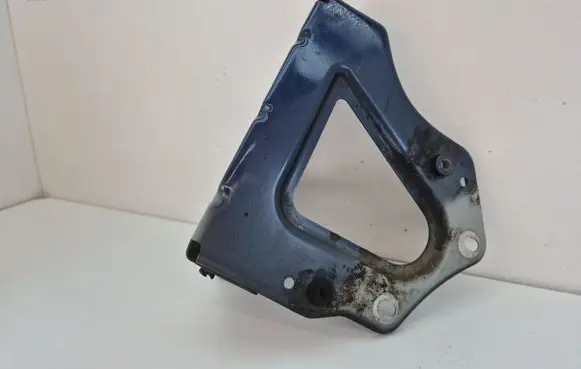Audi A6 S6 C6 4F Fender mounting bracket 4F0821136A