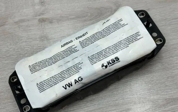 Audi A8 S8 D5 Passenger airbag 0589P1000867 4N0880204D