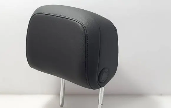 Volkswagen PASSAT B8 Front seat headrest