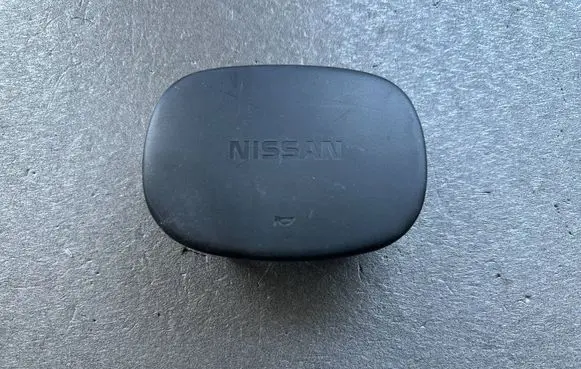 Steering wheel buttons/switches