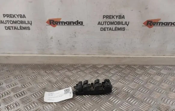 Volvo V70 Electric window control switch 30773269