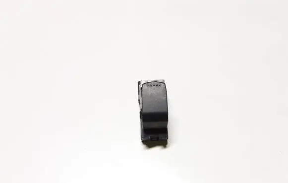 Suzuki Grand Vitara II Electric window control switch 62J00 2015T