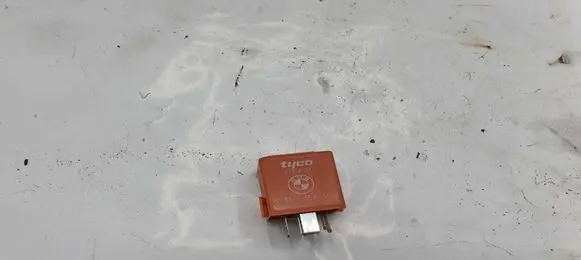 BMW 5 E39 Other relay 61367654606