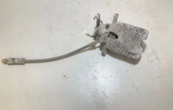 Opel Insignia A Rear brake caliper