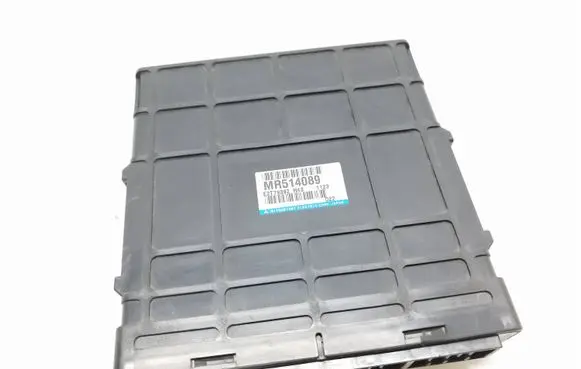 Mitsubishi Montero Engine control unit/module MR514089 E2T79392