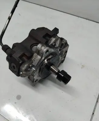 BMW X5 E70 Fuel injection high pressure pump 0445010146 7798333 802104934140