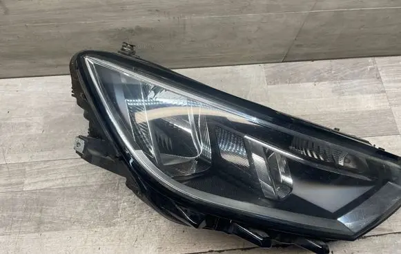 Volkswagen PASSAT B8 Headlight/headlamp 3G1941006B 90049911 X601VF205L