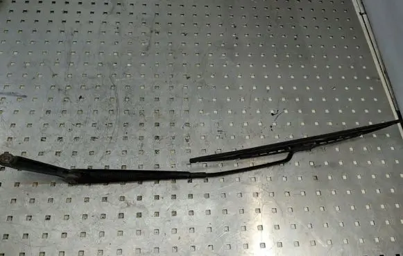 Ford Focus Windshield/front glass wiper blade 4480