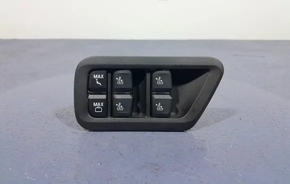 BMW X7 G07 Seat heating switch 9439875