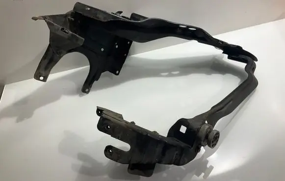 Mercedes-Benz CLS C219 Side radiator support slam panel 
