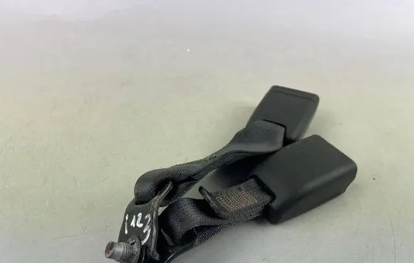 Subaru Impreza IV Middle seatbelt buckle (rear) 11124GR