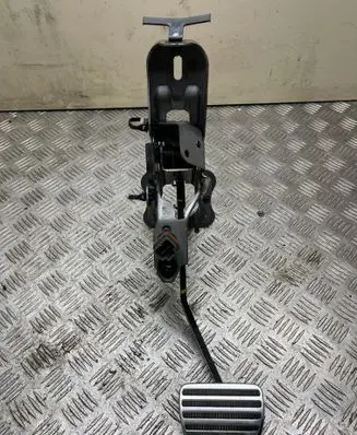 Infiniti FX Brake pedal 