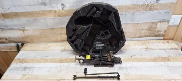 Volkswagen New Beetle Tool set 1C0011031