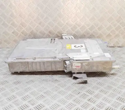 Voltage converter inverter