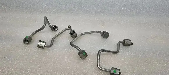 Audi A4 S4 B8 8K Fuel injector supply line/pipe U301c