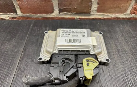Rover MG6 Engine control unit/module F01R00DCD9 E01R00D9 740699AG5160129