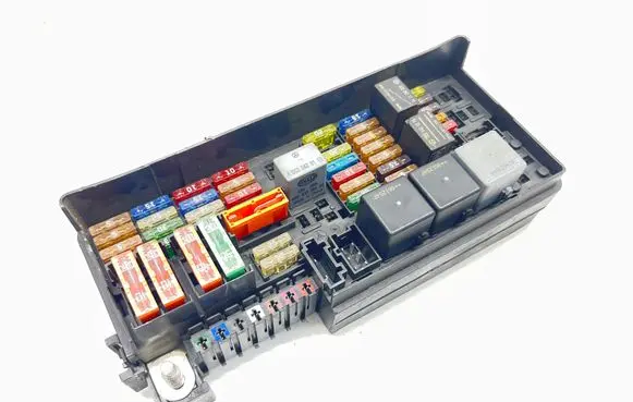 Mercedes-Benz ML W164 Fuse module A1645402372