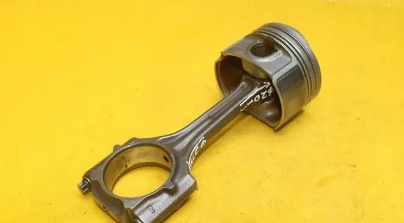 Audi A6 S6 C6 4F Piston with connecting rod