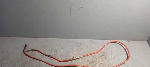 BMW 1 E81 E87 Positive cable (battery) 