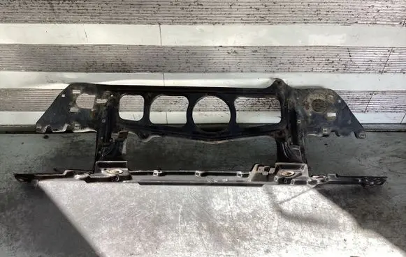BMW 5 E39 Radiator support slam panel