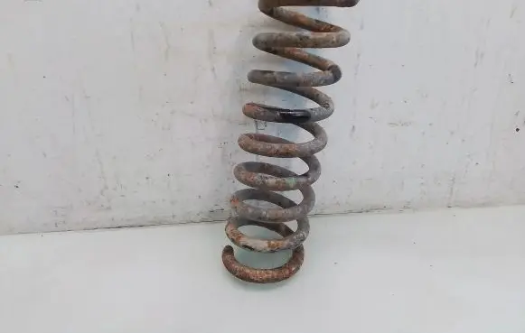Mercedes-Benz E W210 Rear coil spring