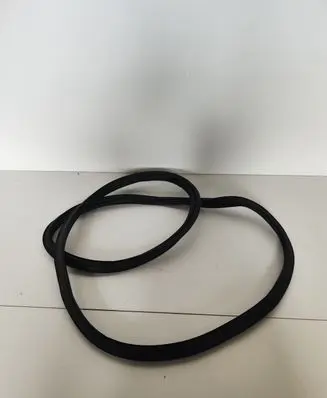 Peugeot 208 II Loading door rubber seal (on body) 