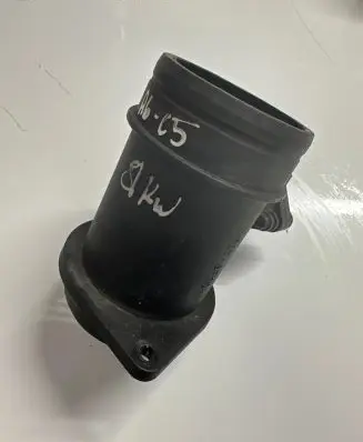 Audi A6 S6 C5 4B Mass air flow meter 028906461 0281002216